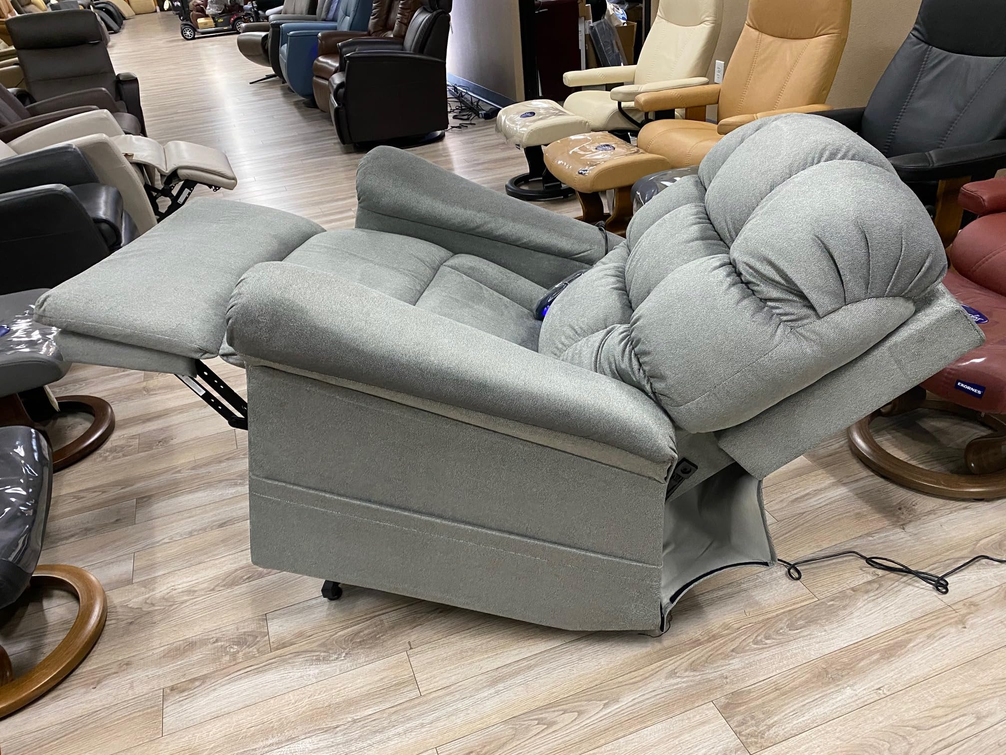 Amazon.com : Golden Technologies Cloud Lift Chair Recliner with